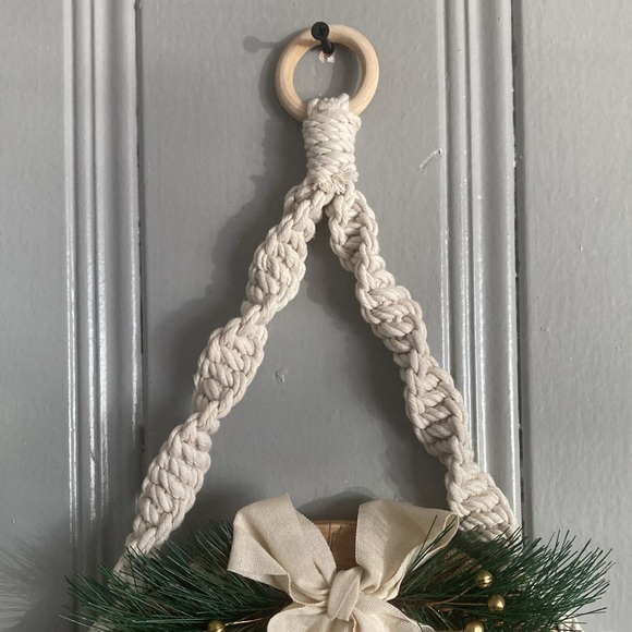 NWT- 27” Beautiful Round Wooden Merry Christmas Macramé Wall Hanger Decortion - Picture 5 of 16